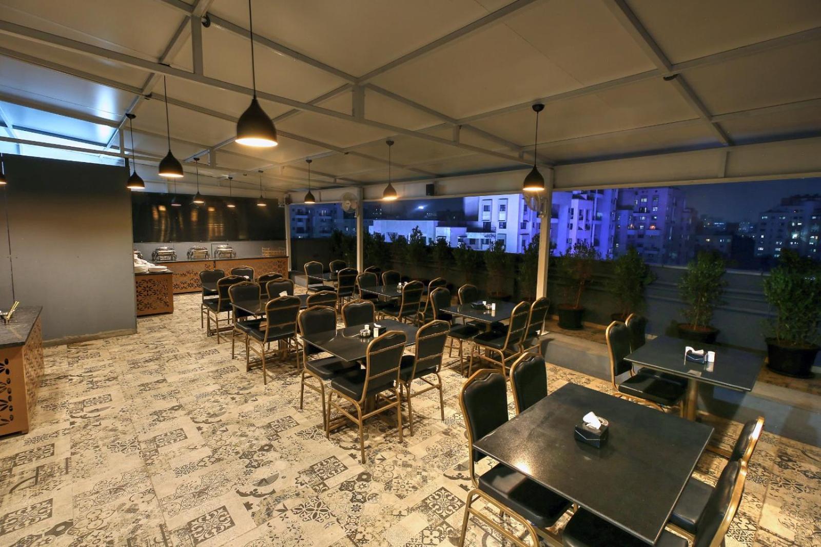 Magnus Fortune House Business Hotel , Magarpatta Mundhva Exteriör bild